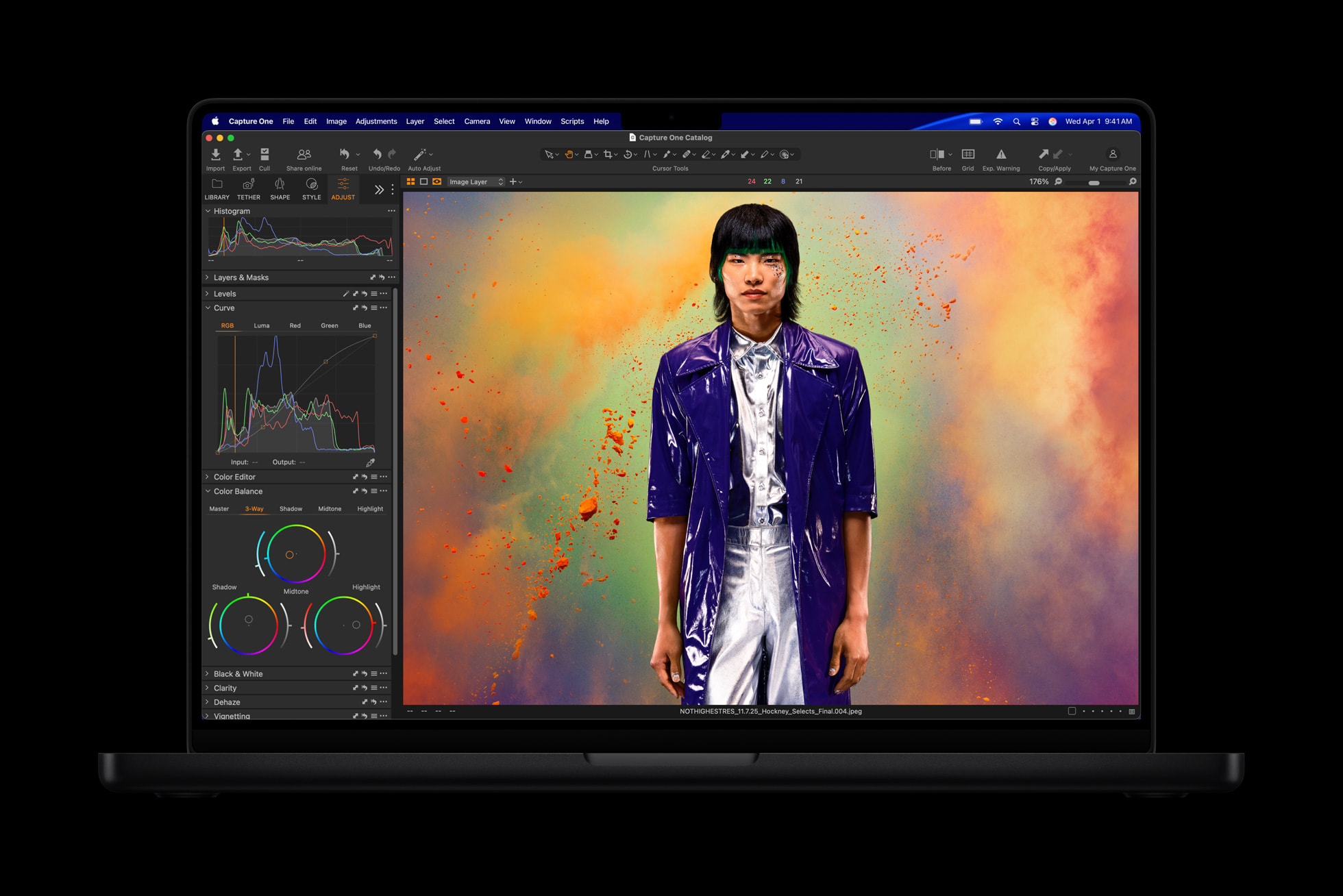 Gurman adelanta el MacBook Pro táctil con OLED a octubre o noviembre